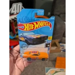69 Dodge charger hot Wheels dukes of Hazzard general Lee custom ,/